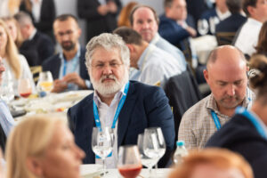 Media: Kolomoisky and Bogolyubov Bought Houses With Money From Privatbank